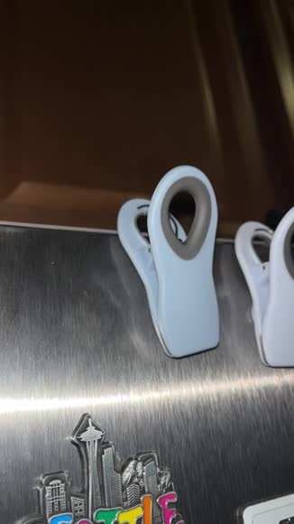 Video review of Dura Living Magnetic Bag Clip Set  by vanesalazar0630