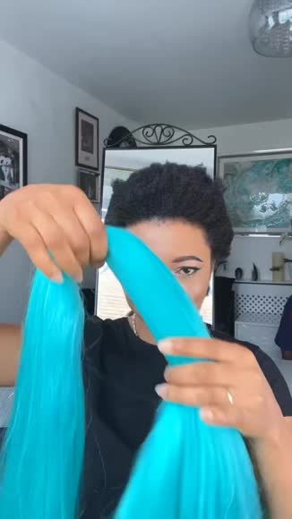 Video review of Clips Fashion & Beauty  by charleswood6540