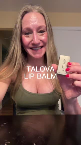 Video review of TALOVA TALOVA Peppermint Lip Balm: Conditioning Lip Treatment with Grass Fed Tallow and Lanolin to Restore and Protect Oil Organic  by gdipalo