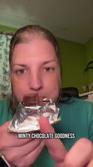 Video review of TRUBAR It's Mint to Be Chip Protein Bar  by 66fe02107a55898adf3f5b70