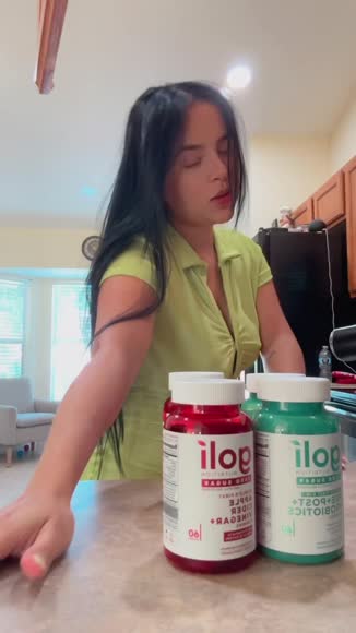 Video review of Goli Nutrition Apple Cider Vinegar Gummies & Vitamin  by 65d910f843afaa2bfa4ade8a