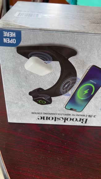 Video review of Gabba Goods Brookstone 3-in-1 Magsafe Wireless Charging Station for iPhone, Apple Watch, and Airpods  by 675b199f04036e089837862d