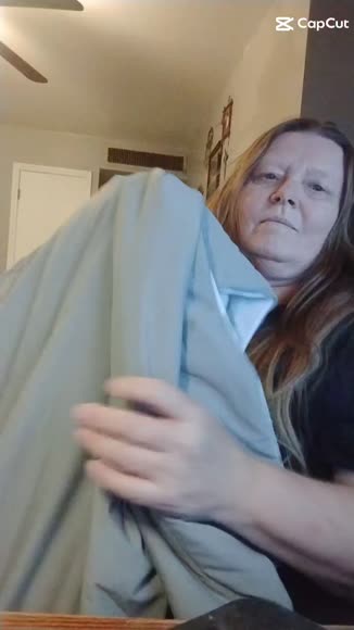 Video review of Luxclub Cooling Comforter - All-Season Cooling Blanket, Lightweight Comforter  by 67971f4f8485230788aa20e8