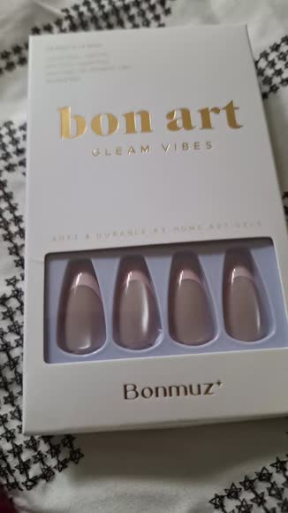 Video review of Bonmuz Ballet Quartz | Soft & Durable Press-On Nails  by 67604bb946252afecadf9105