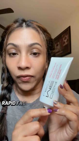 Video review of Dermelect Rapid Repair Facial Moisturizer  by 67870eb559fd619d7b7c7e00