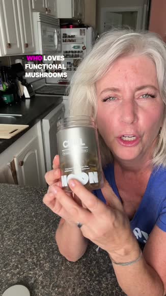 Video review of NOON  Chill Mushroom Gummy Delights  by 6724ce54c50f6f96ff10c879