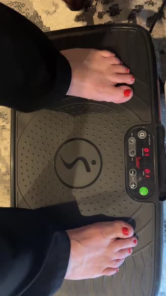 Video review of Sunny Health & Fitness Vibration Platform Exercise Machine With Resistant Band  by 6799919de3a44597e6fa28ba