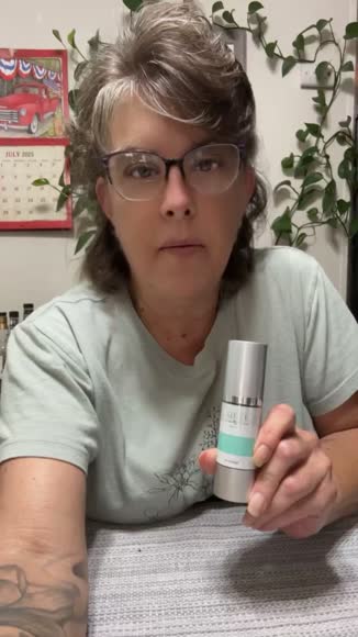 Video review of Kleem Organics Dark Spot Corrector Serum with Vitamin C for Brightening and Even Tone  by 67858365cf1903345c5eb7dc