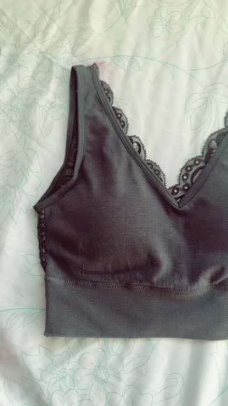 Video review of BRABAR SOFT v LACE BRALETTE  by 6773195222c66b3c5b7b7dba