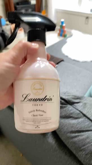 Video review of Laundrin  Fabric Refresher Classic Fiore  by 678c6b103bfd5e81ab73b6be