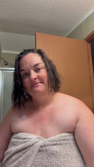 Video review of Omez Beauty Leave In Conditioner  by 678c69d6c54f75ecb4ffcffc