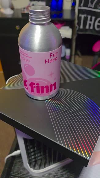 Video review of Finn Fur Hero Shampoo for Dogs with Colloidal Oatmeal, Aloe, Chamomile, & Vitamin E | Hypoallergenic & Vet-Formulated   by mastrissangelina