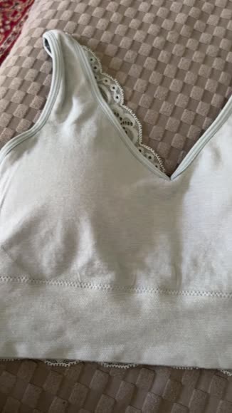 Video review of BRABAR SOFT v LACE BRALETTE  by 67730efc1c869d90fc78b2b8