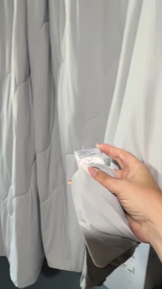 Video review of Luxclub Cooling Comforter - All-Season Cooling Blanket, Lightweight Comforter  by 677ee7ef0842b261e64d03ef