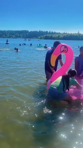 Video review of Pool Candy Inflatable Pool Tube Flamingo Animal Glitter  by 675a271e19d3c73e6d722728