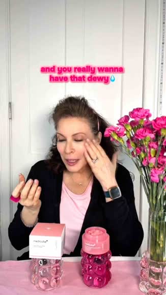 Video review of K Beauty Glow Medicube Salmon DNA PDRN Collagen Capsule Cream, Face Moisturizer  by fernringe