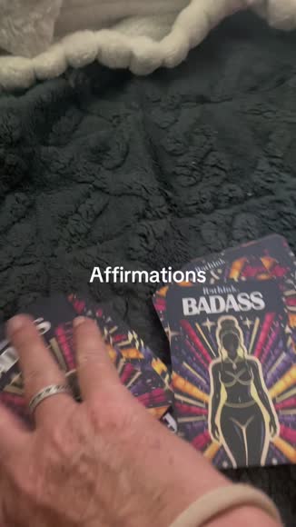 Video review of QUOKKA Affirmation Cards For Women – Confidence & Strength  by 679005fe7f6a26e178edafc8