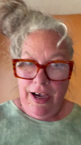Video review of Clips Comedy  by 679fdce2ff53015e34910eed