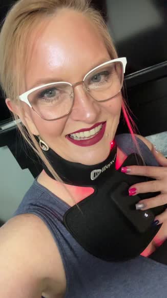 Video review of Lifepro Luminova Pro Red Light Therapy Neck Device  by 6799919de3a44597e6fa28ba