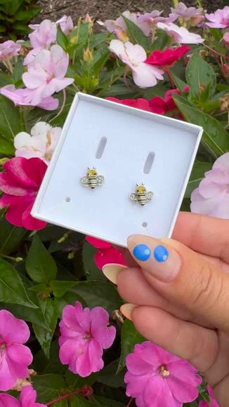 Video review of Chanteur CHILDREN, KIDS, GIRLS Bee Crystal White Gold Palladium Plating Stud Earrings  by danastargazertruit