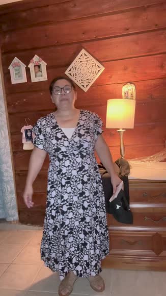 Video review of Moomaya Printed V-Neck Ruffled Midi Dress  by 6785a4e49e2d5ce1be16d90b