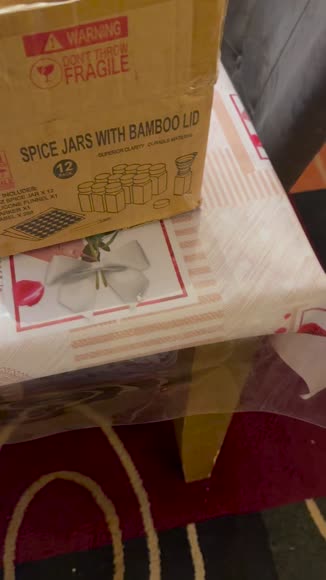Video review of Le'raze Decor Glass Spice Jars With Label Set, Bamboo Lids & Funnel  by 67daecdb3d97802d8504b068