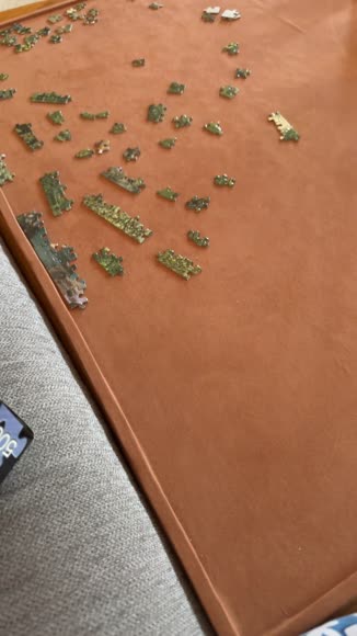 Video review of Jumbl 1,500-Pieces Puzzle Board, Portable Jigsaw Puzzle Table W/Non-Slip Felt Surface  by 67c15e9d3e0273a1b47efe46